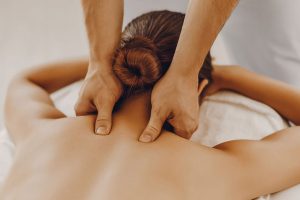 06 Lợi Ích Tuyệt Vời Từ Massage Trị Liệu Đau Vai Gáy Mà Bạn Chưa Biết